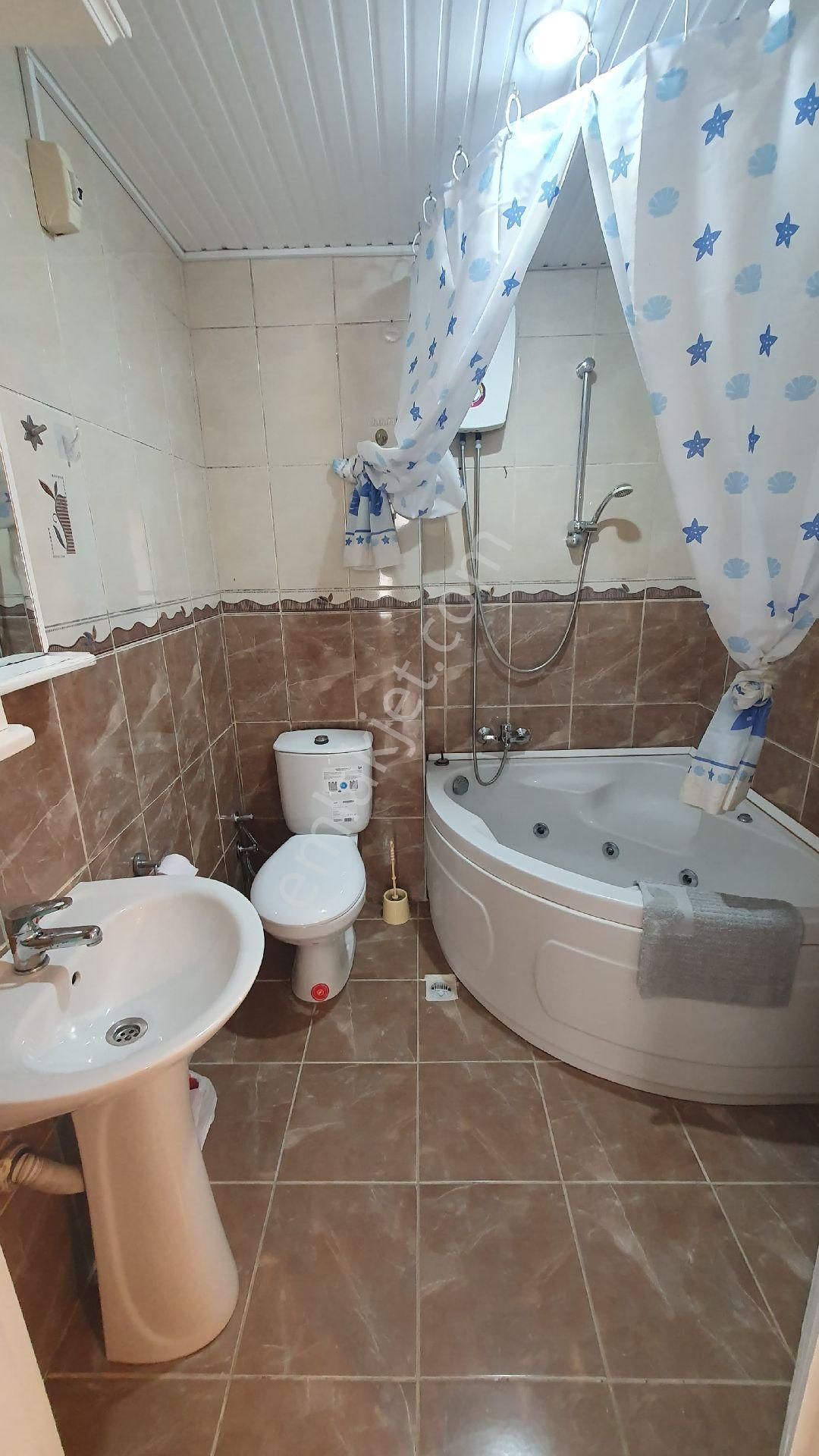 Geniş Kiralık Havuzlu Aile Binası - Görsel 4
