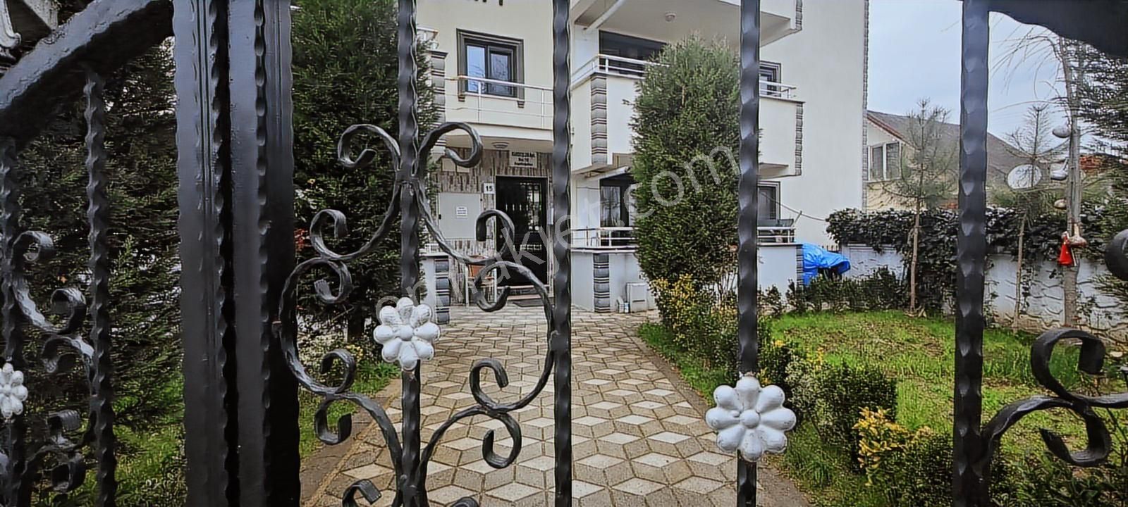 Lüks Elit Konum Kibar Komşular Ve Işıl Işıl Bir Bina 2+1 Daire