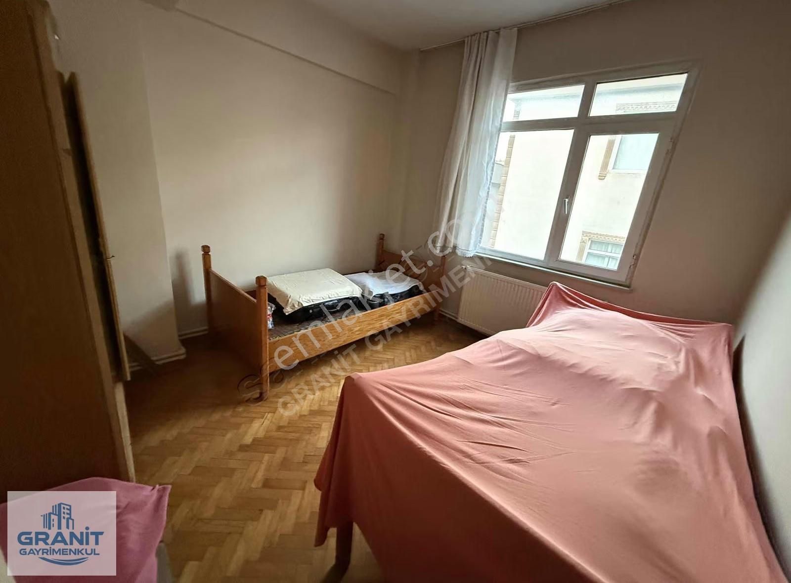 Bağcılar Merkez'de Kiralık 2+1 Daire - 90m²