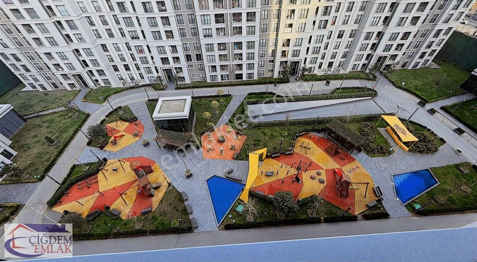 Çiğdem Emlak'tan Locamahal Sitesinde Şaheser Peyzaj Manz.2+1