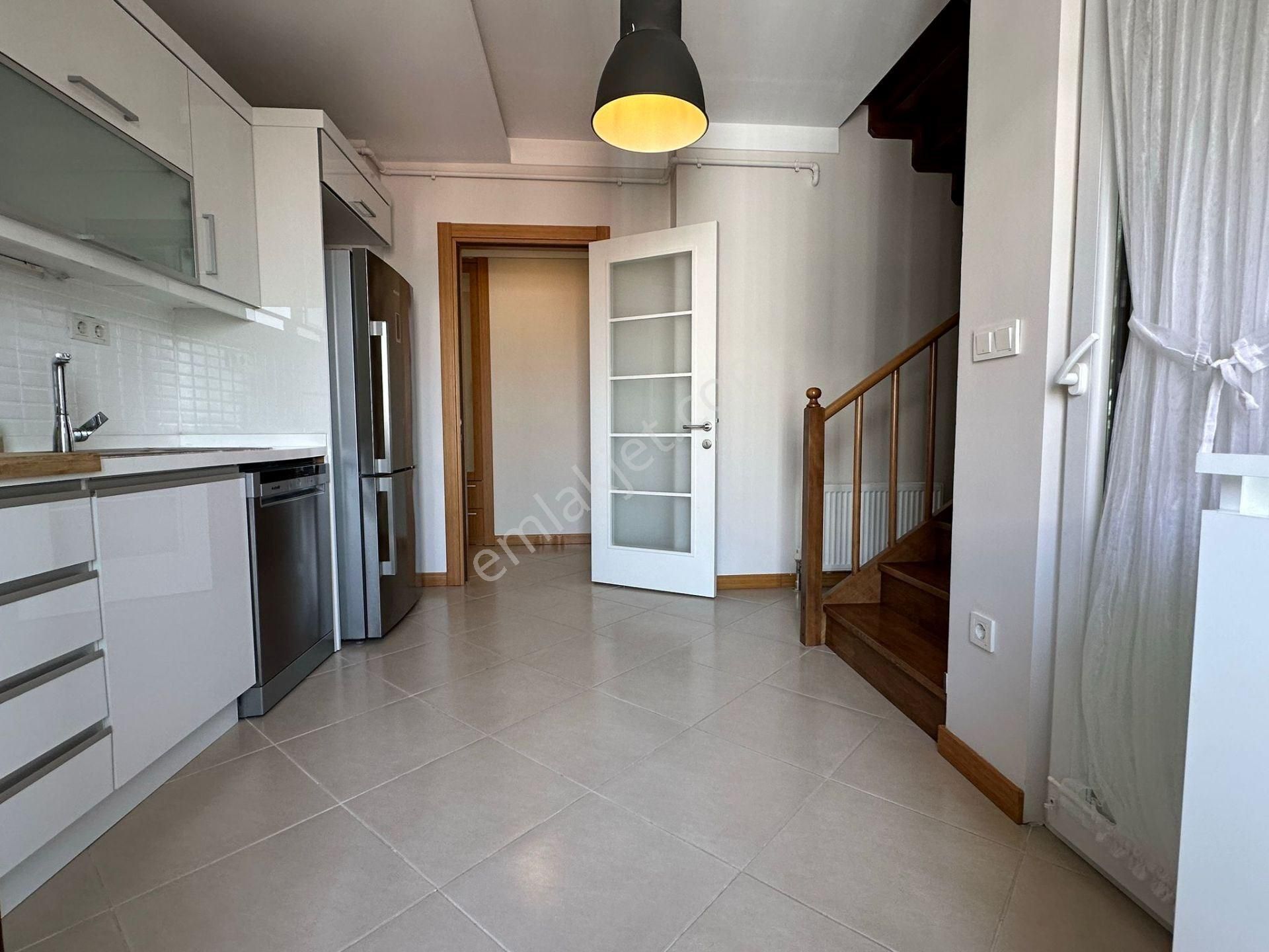 Güneşli'de Eşyalı 3+1 Dubleks Daire, Panoramik Manzaralı! - Görsel 12