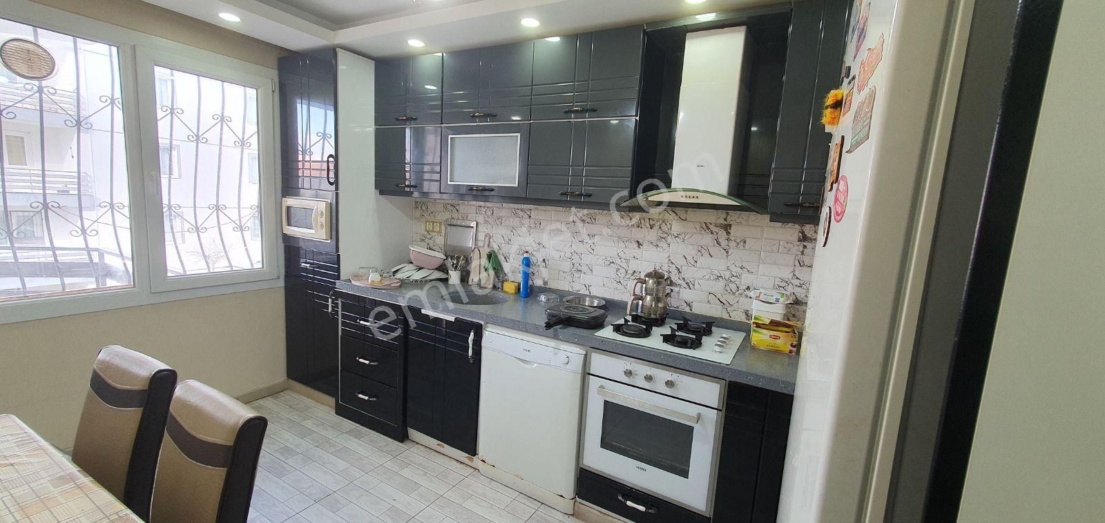 Kuşadası Merkezi Konumlu'kapalı Mutfak.3+1,fırsat Daire.dogalgaz - Görsel 25