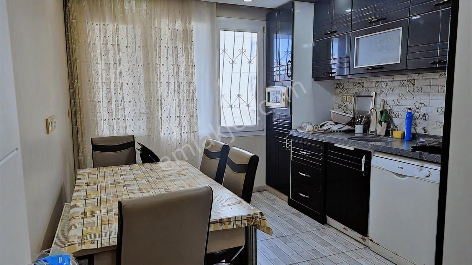 Kuşadası Merkezi Konumlu'kapalı Mutfak.3+1,fırsat Daire.dogalgaz - Görsel 24