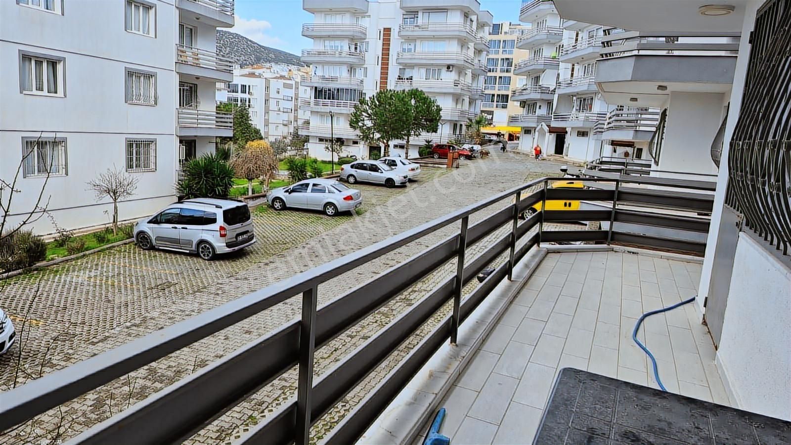 Kuşadası Merkezi Konumlu'kapalı Mutfak.3+1,fırsat Daire.dogalgaz - Görsel 2