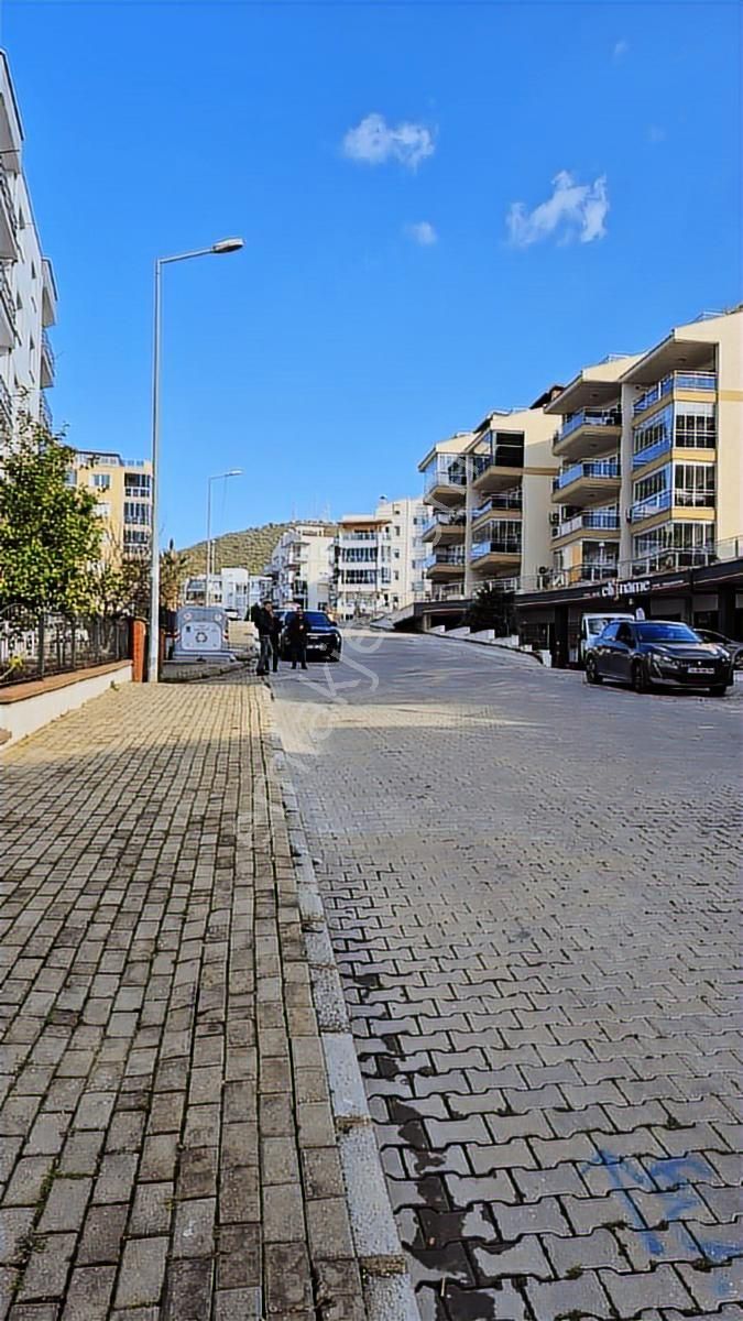 Kuşadası Merkezi Konumlu'kapalı Mutfak.3+1,fırsat Daire.dogalgaz - Görsel 12