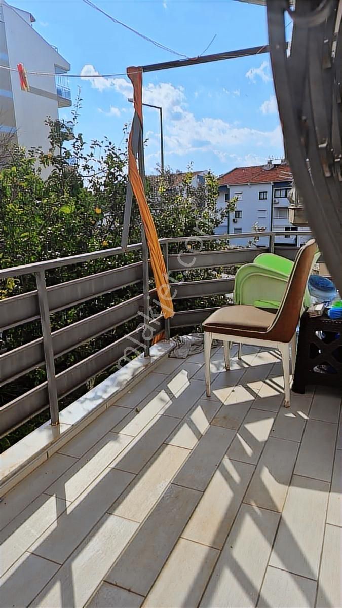 Kuşadası Merkezi Konumlu'kapalı Mutfak.3+1,fırsat Daire.dogalgaz - Görsel 18