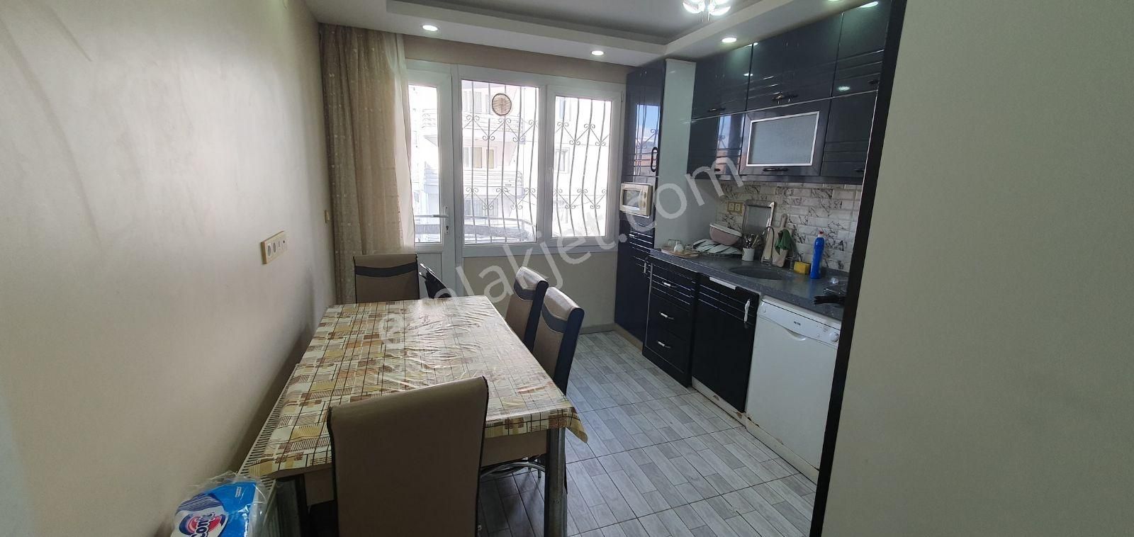 Kuşadası Merkezi Konumlu'kapalı Mutfak.3+1,fırsat Daire.dogalgaz - Görsel 4