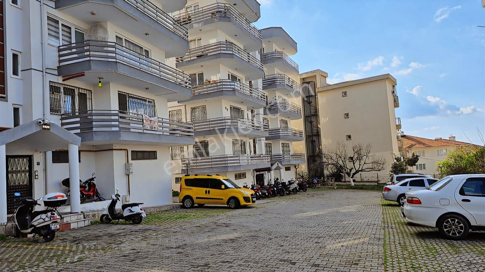 Kuşadası Merkezi Konumlu'kapalı Mutfak.3+1,fırsat Daire.dogalgaz - Görsel 5