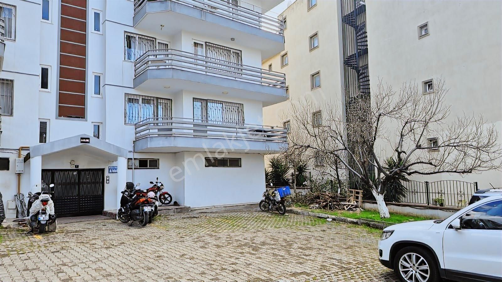 Kuşadası Merkezi Konumlu'kapalı Mutfak.3+1,fırsat Daire.dogalgaz - Görsel 6