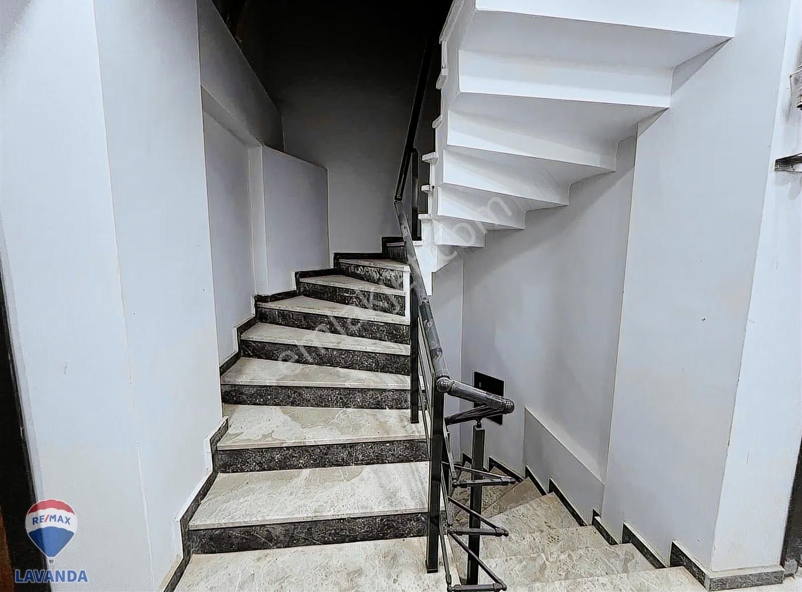 Re/max Lavanda Güvencesiyle: Şeyhsinan'da Sıfır, Havuzlu Sitede - Görsel 19
