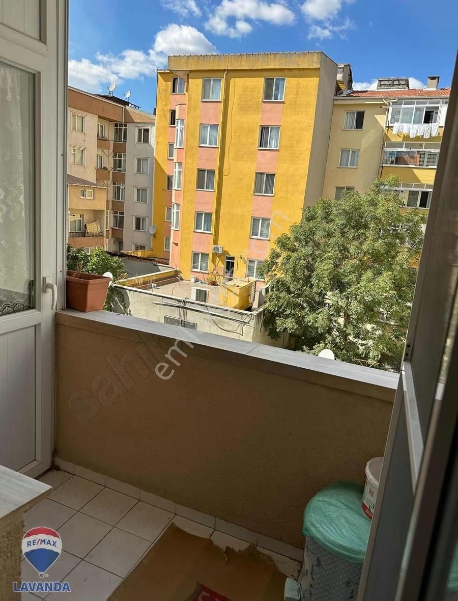 Reşadiye Mah Çok İyi Konumda 3+1 Geniş Daire - Görsel 9