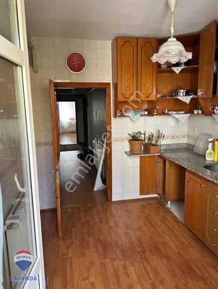 Reşadiye Mah Çok İyi Konumda 3+1 Geniş Daire - Görsel 14