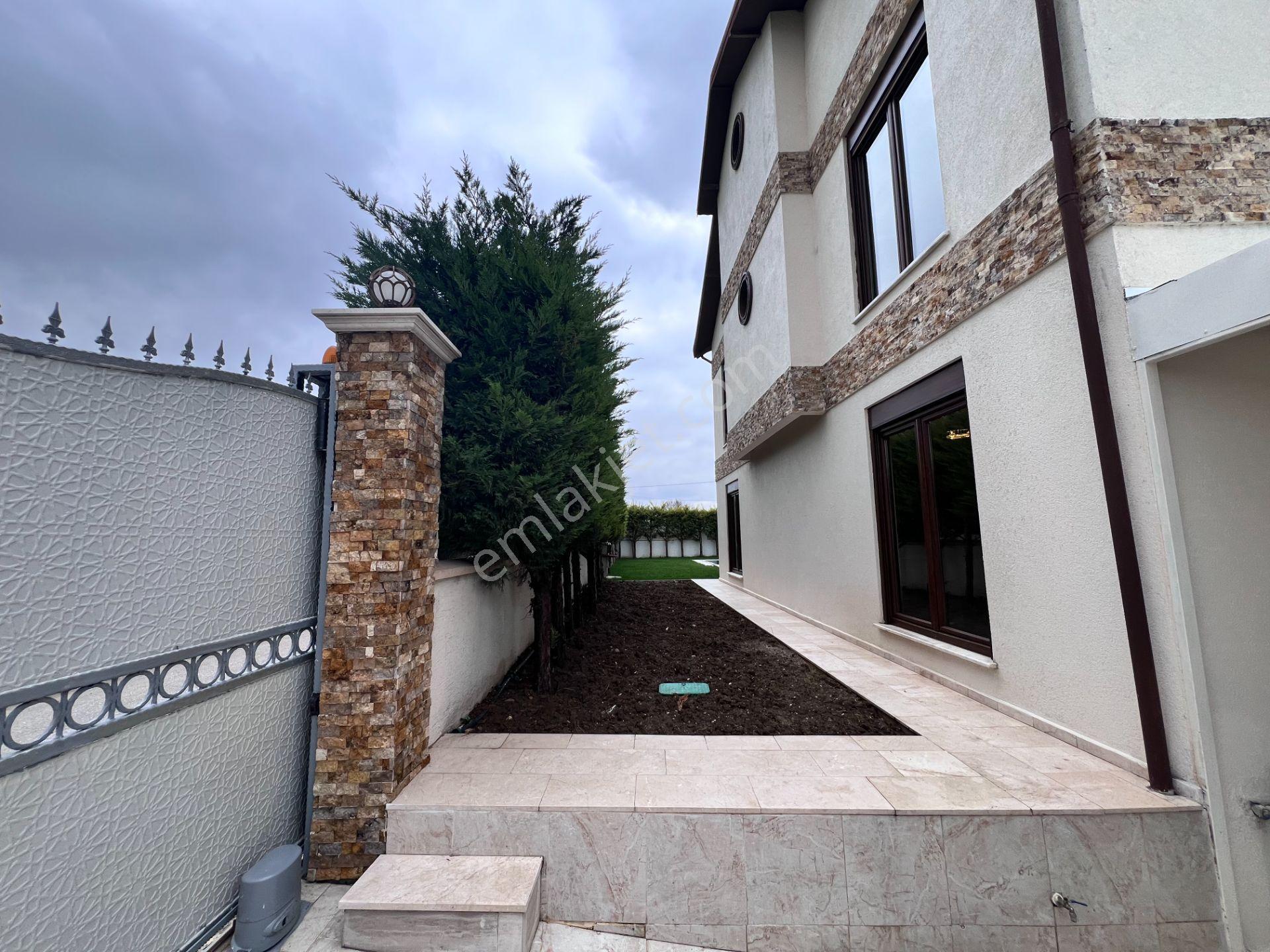 Nilüferköyde Müstakil Havuzlu Bahçe İçinde 7+1 Villa - Görsel 4
