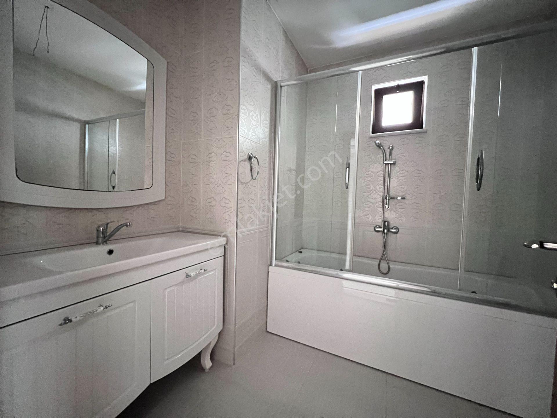 Nilüferköyde Müstakil Havuzlu Bahçe İçinde 7+1 Villa - Görsel 18