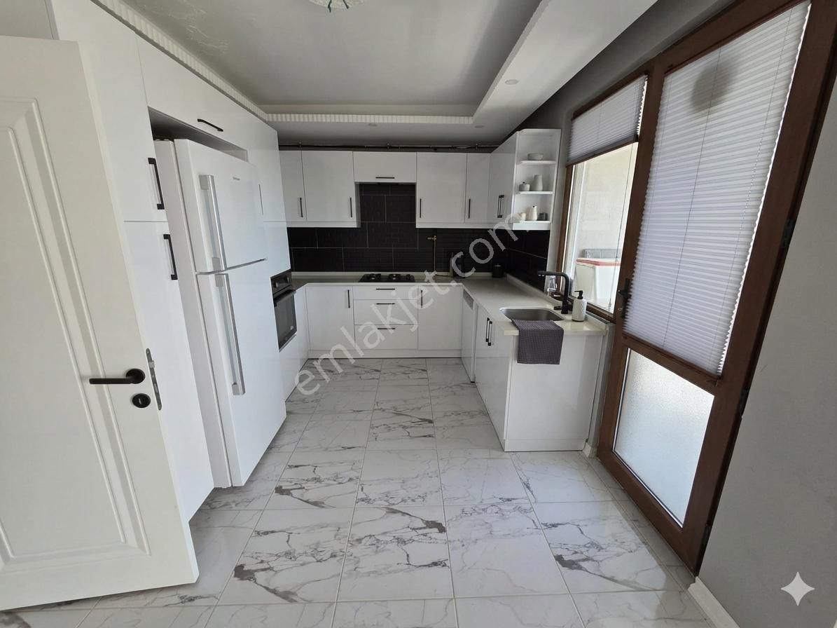 Tekirdağ Barbaros'ta Panoramik Deniz Manzaralı Lüks 4+1 Dublex ! - Görsel 3