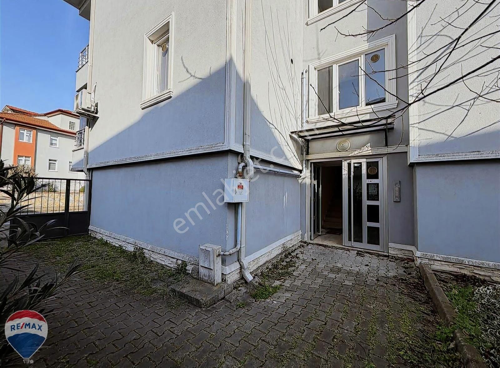 Remax Mavi'den Bahçelievler Mah. Kiralık Garajlı 1+1 Apart Daire - Görsel 4