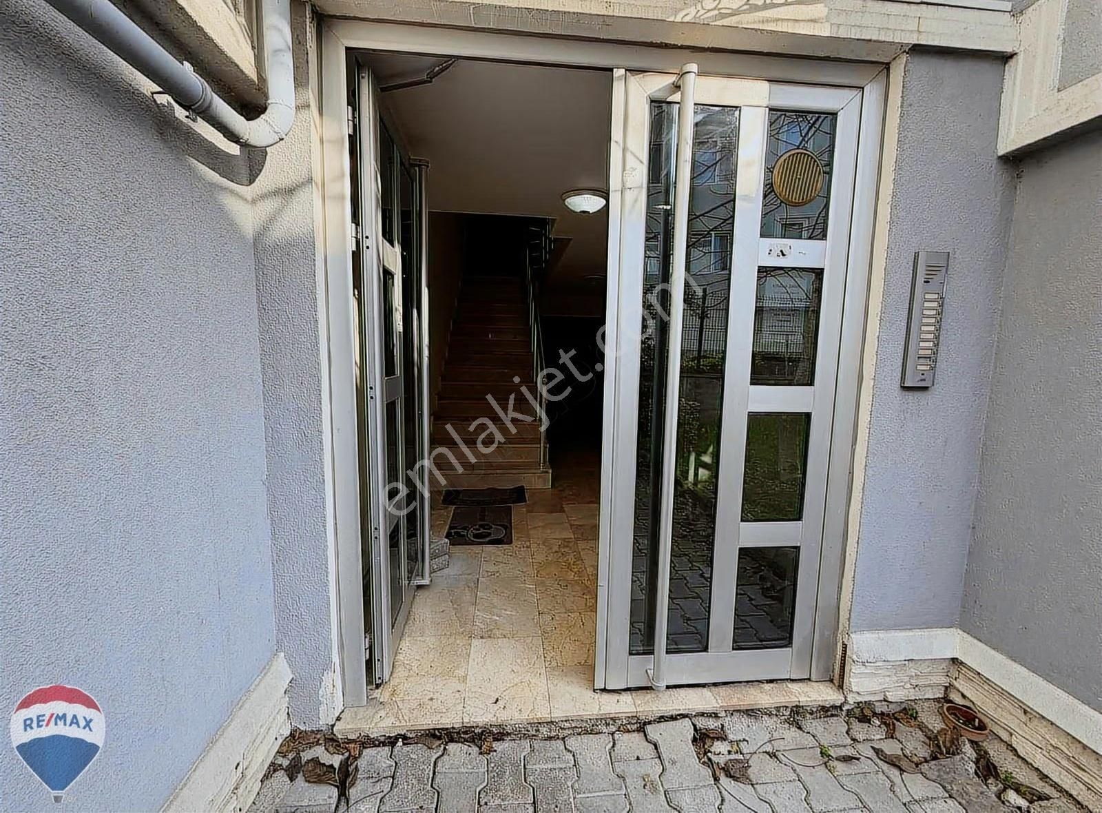 Remax Mavi'den Bahçelievler Mah. Kiralık Garajlı 1+1 Apart Daire - Görsel 9