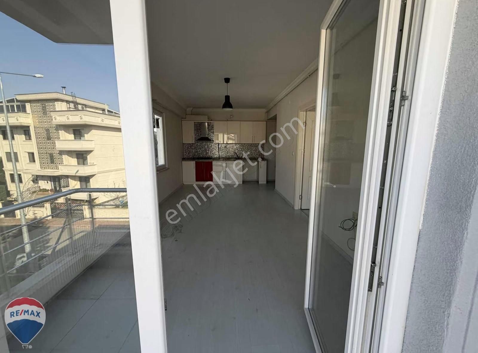 Remax Mavi'den Bahçelievler Mah. Kiralık Garajlı 1+1 Apart Daire - Görsel 22