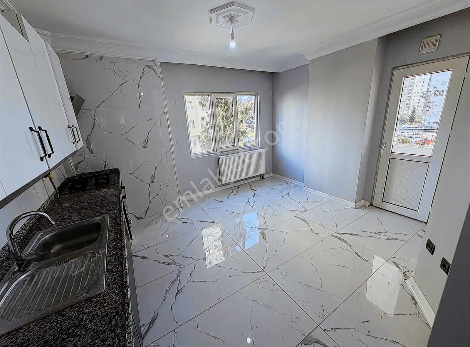 T.özal Bulv Metro Durağı Civarı 3+1 K.m Doğalgazlı - Görsel 5