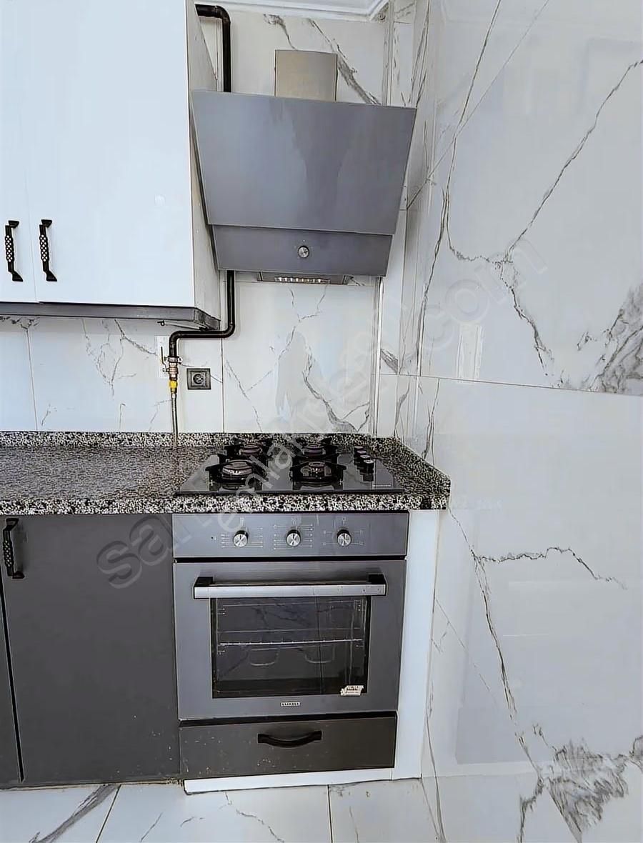 T.özal Bulv Metro Durağı Civarı 3+1 K.m Doğalgazlı - Görsel 4