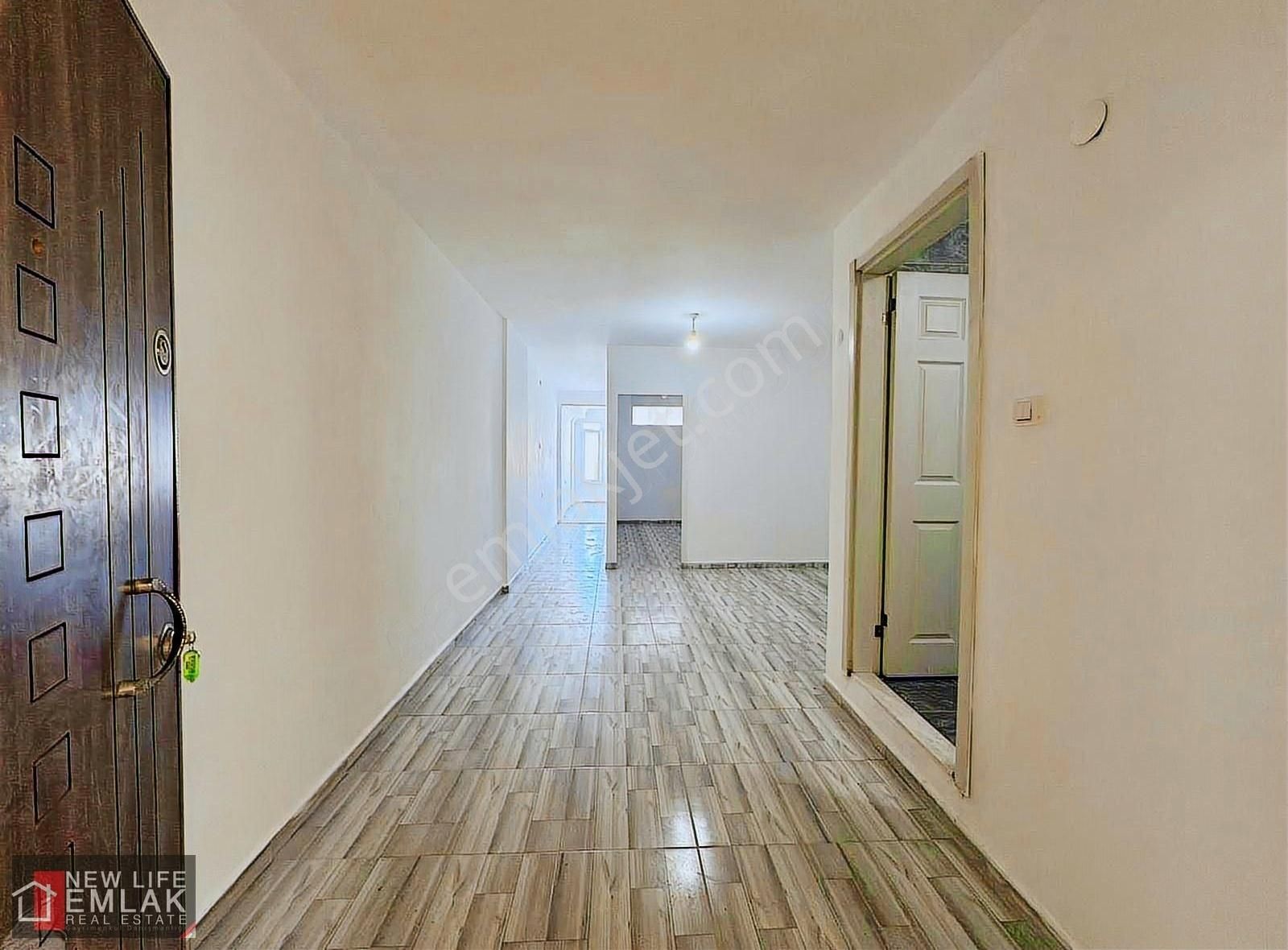 Kuşadası'nda Yatırımlık Anayol Cepheli 1+1 Daire/işyeri - Görsel 2