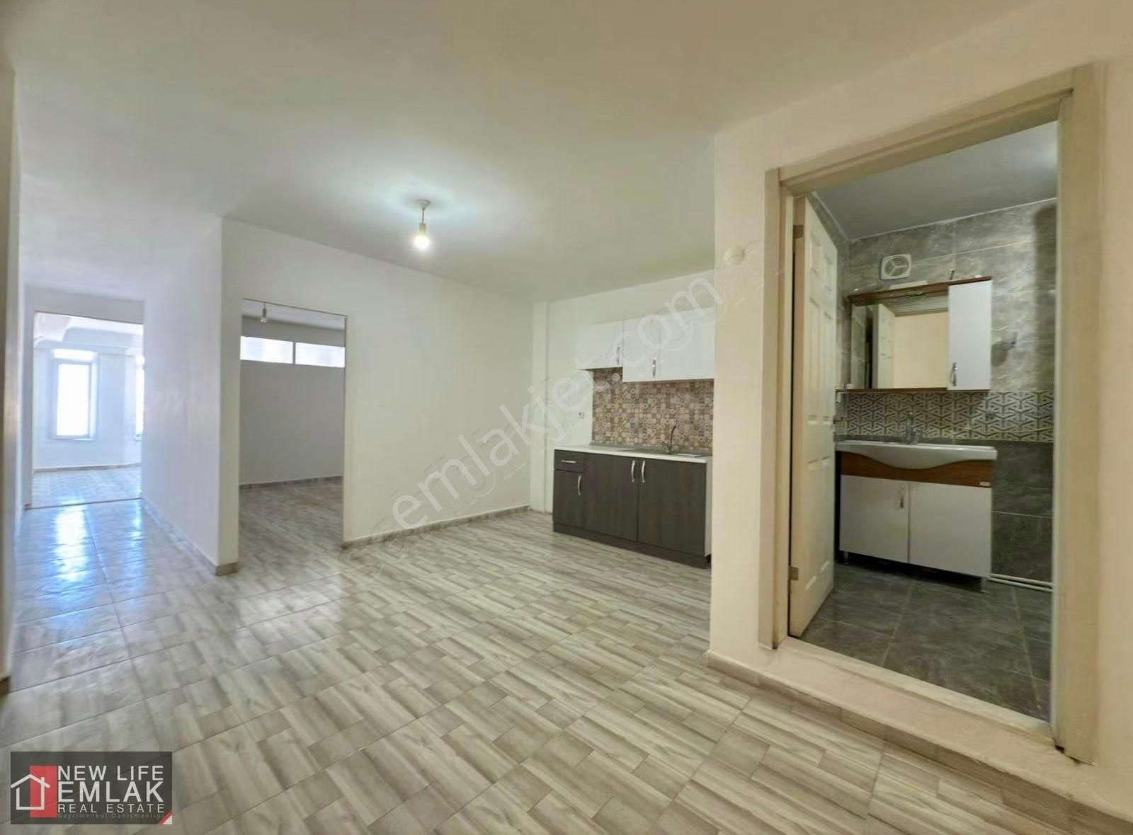Kuşadası Çevreyolunda Kiralık 1+1 Daire / İşyeri - Görsel 9