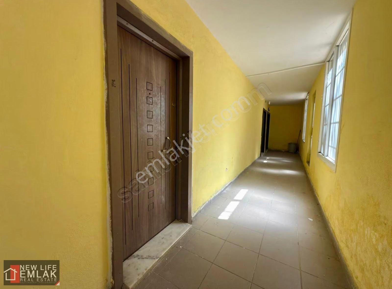Kuşadası Çevreyolunda Kiralık 1+1 Daire / İşyeri - Görsel 2