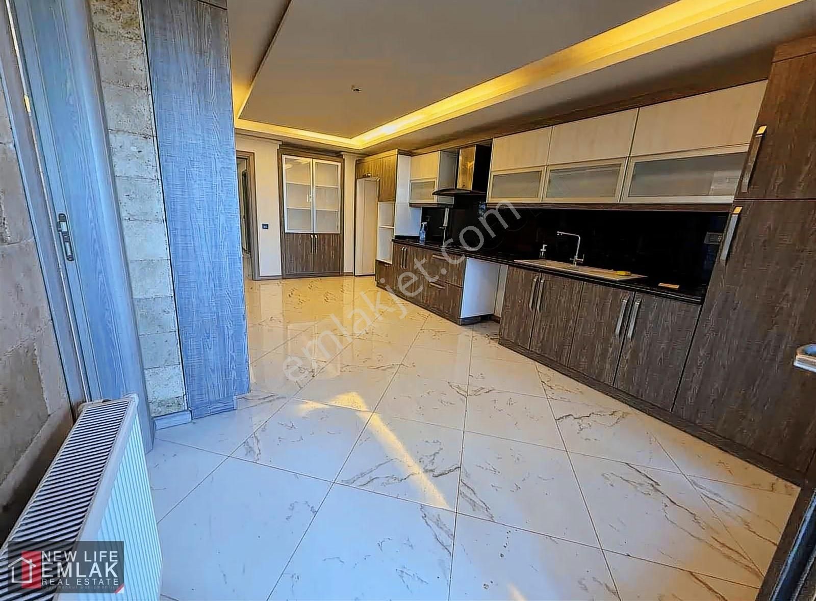 Kuşadası Trend Royalde Devamlı Kiralık 3+1 Daire - Görsel 25
