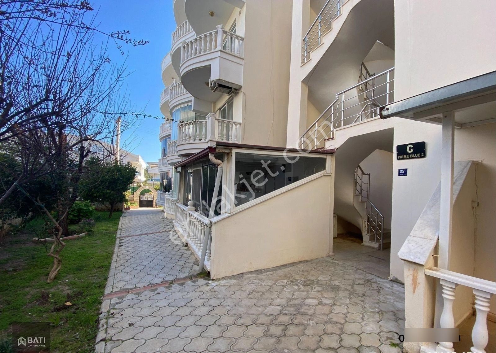 Havuzlu Site İçinde Satılık 1+1 Eşyalı Daire - Görsel 15