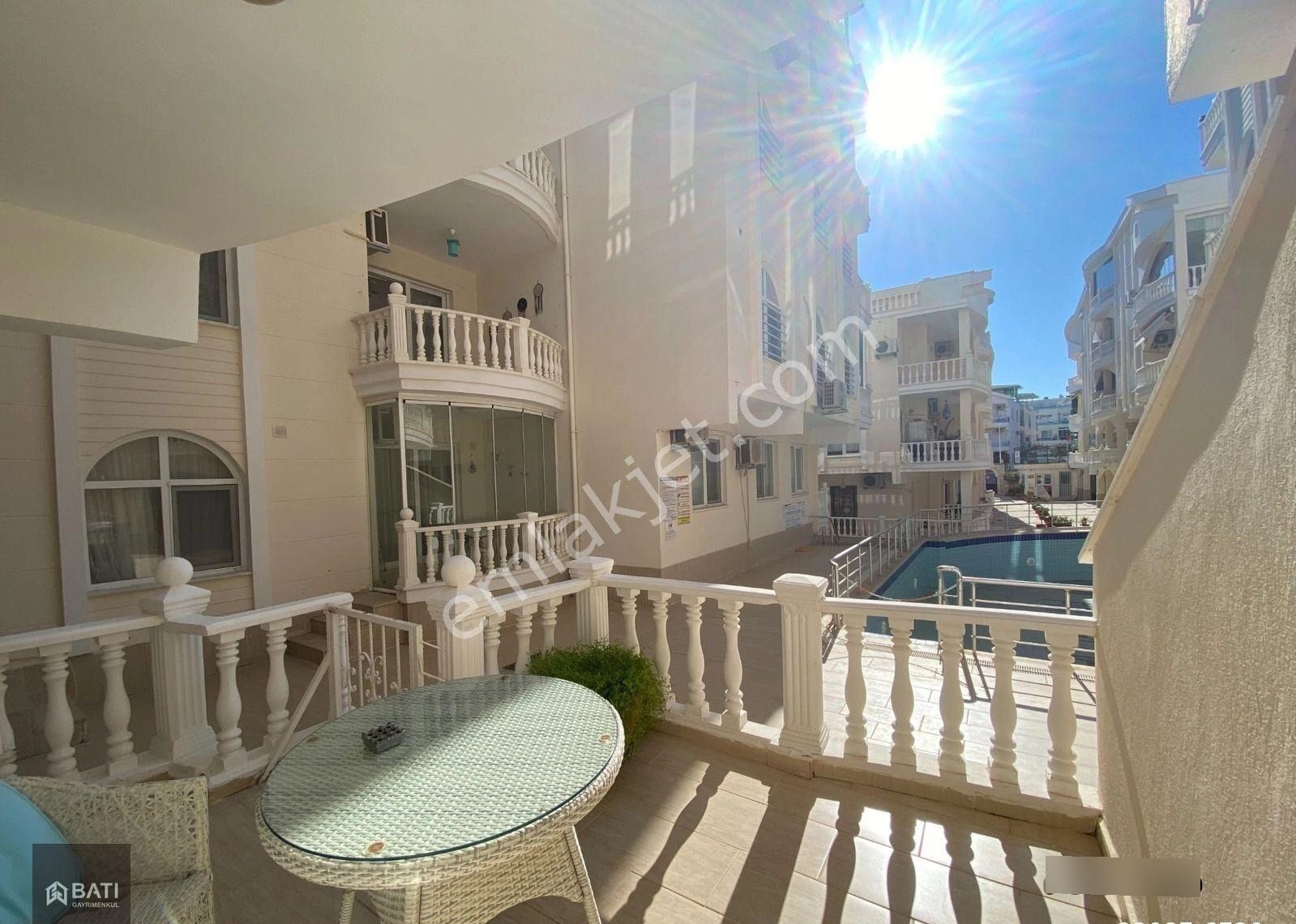 Havuzlu Site İçinde Satılık 1+1 Eşyalı Daire - Görsel 19