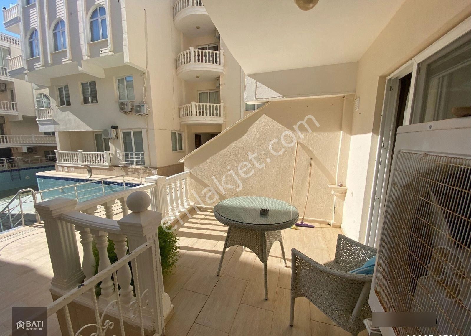 Havuzlu Site İçinde Satılık 1+1 Eşyalı Daire - Görsel 18