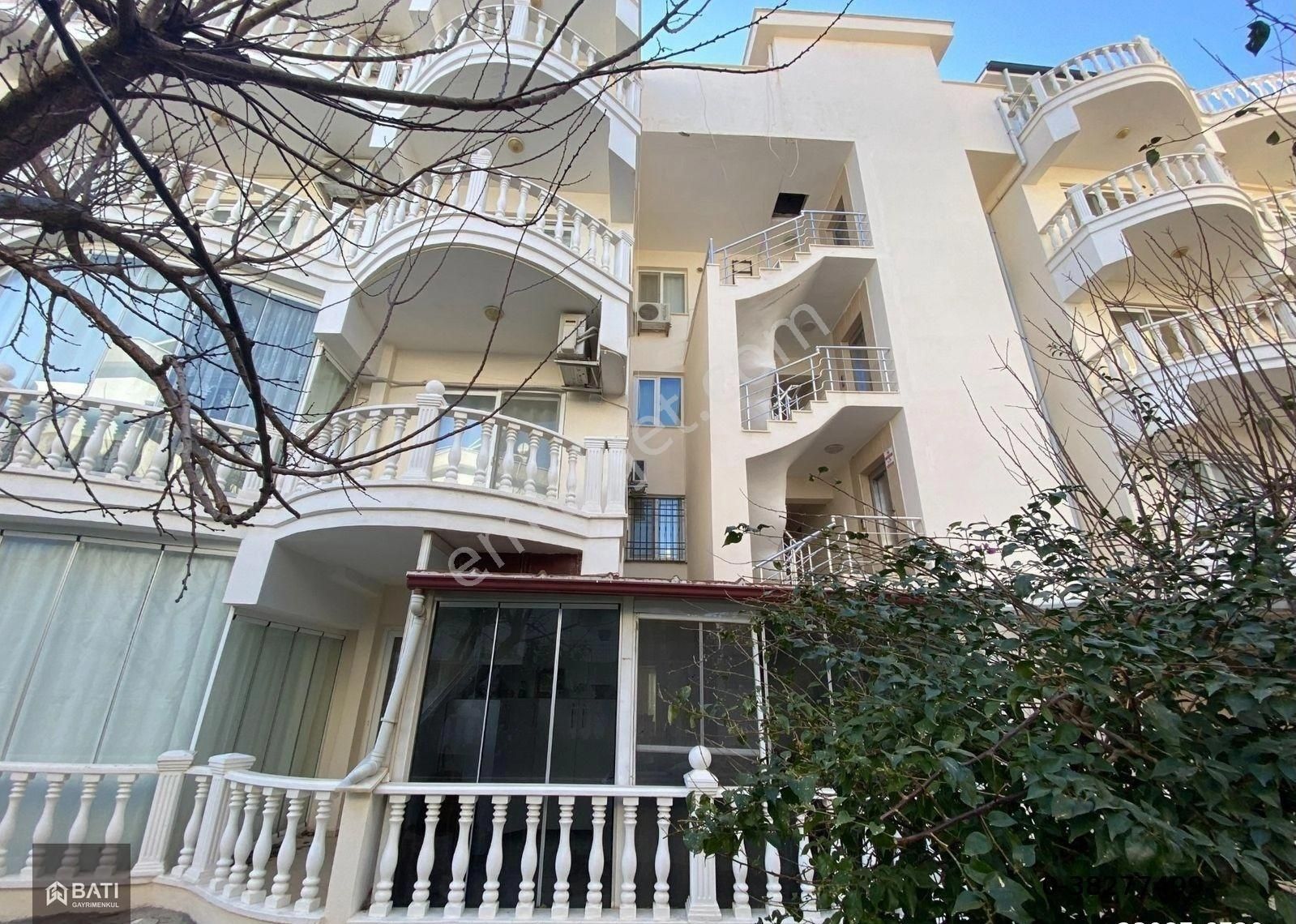 Havuzlu Site İçinde Satılık 1+1 Eşyalı Daire