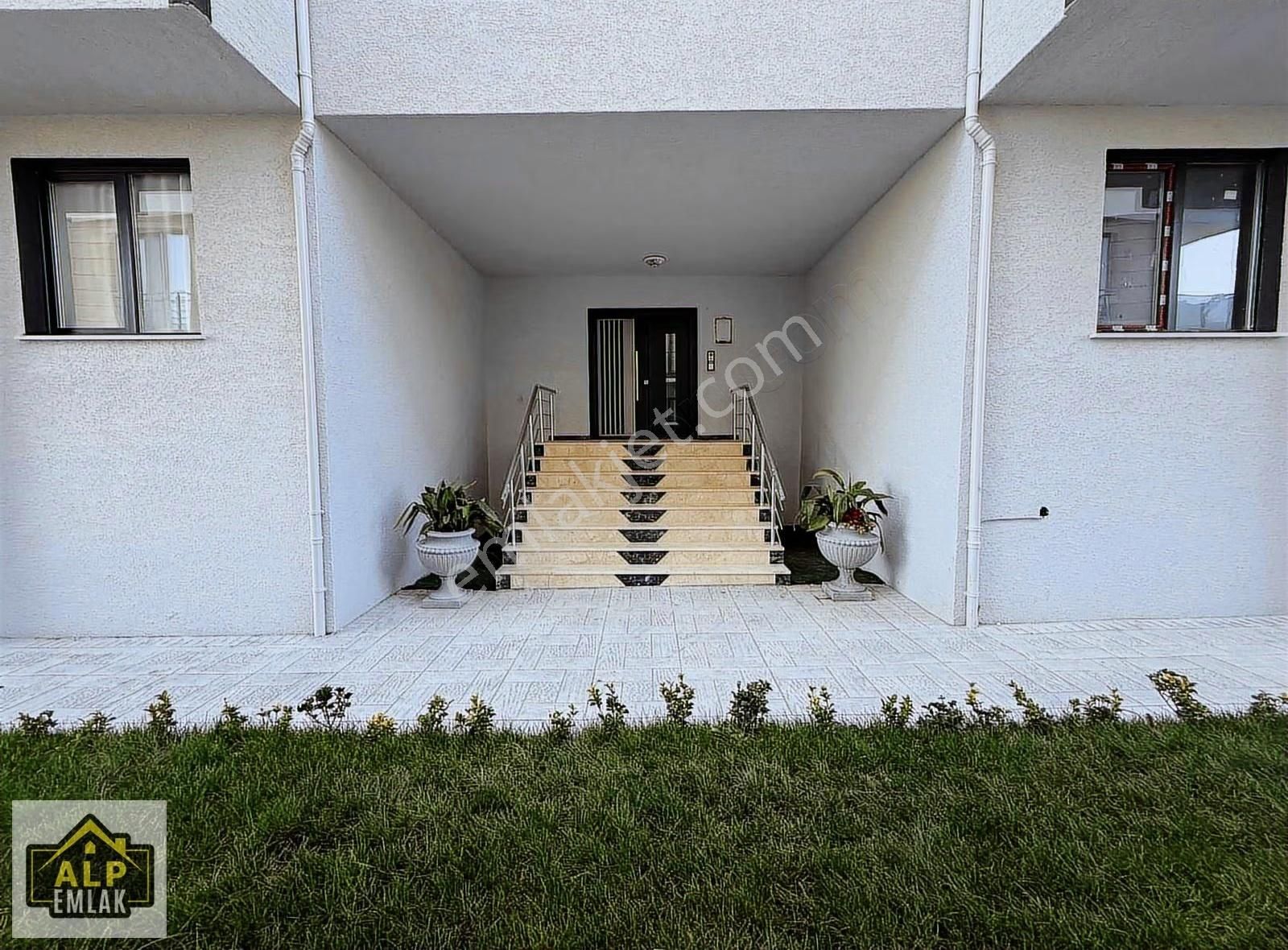 Alp Emlaktan 3+1 Ultra Lüks Kiralık Yeni Daire - Görsel 13