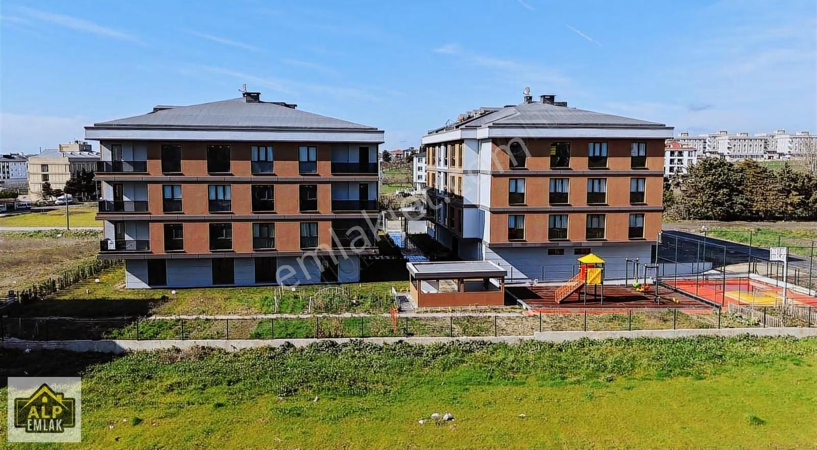 Alp Emlaktan Selimpaşanın En Prestijli Projesinde 140 M² Daire