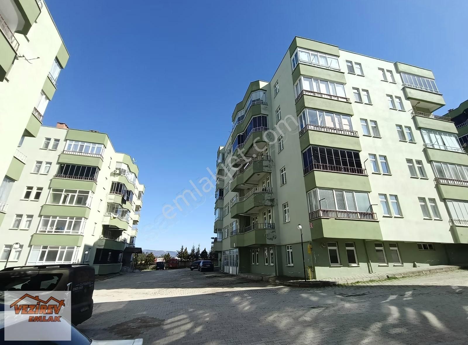 Vezirev Emlak Tan Esentepe Yaşam Sit. 3+1 Arakat Asansörlü Daire