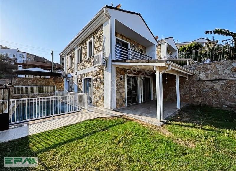 Epa Datçadan Merkezde Deniz Manzaralı Müstakil Havuzlu Villa