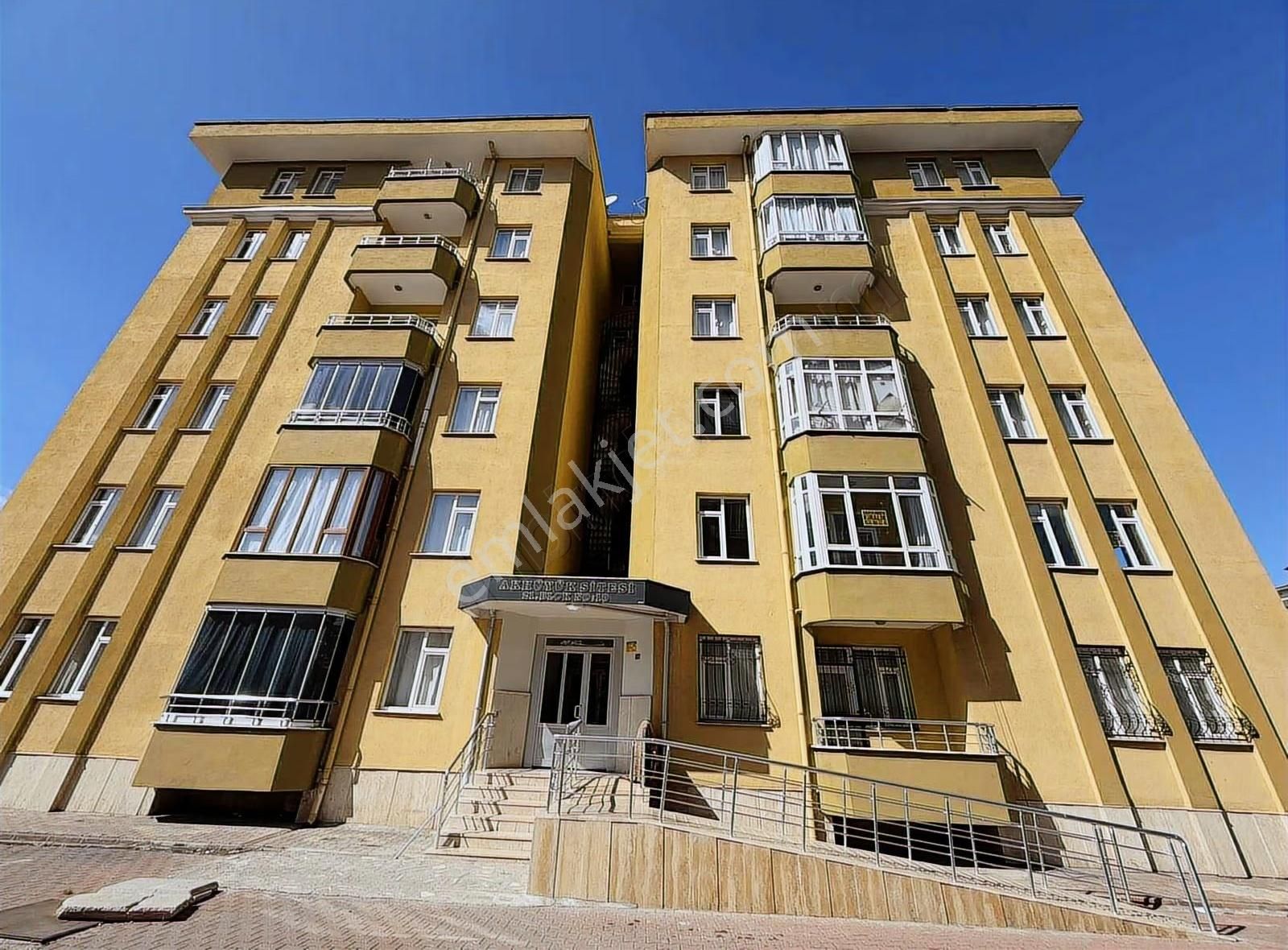 Akhüyük 3 Sitelerinde Ara Kat Geniş 3+1 Satılık Daire - Görsel 14