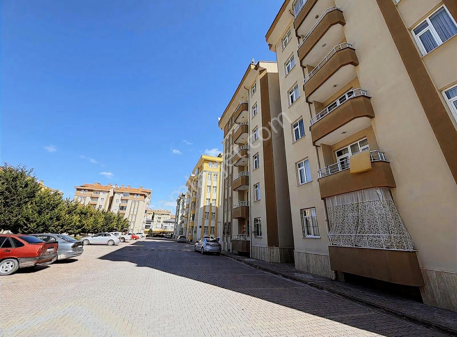 Akhüyük 3 Sitelerinde Ara Kat Geniş 3+1 Satılık Daire - Görsel 29