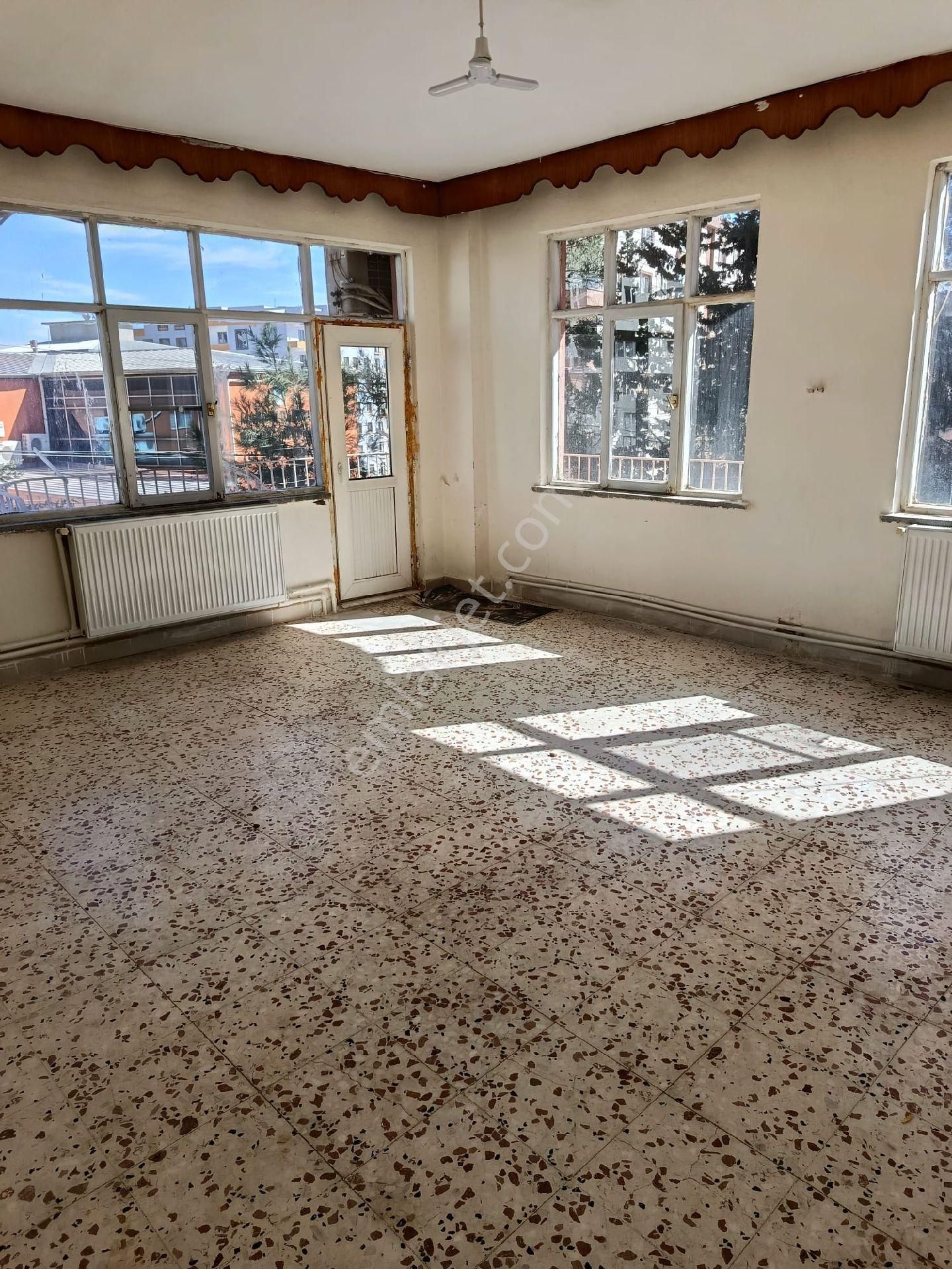 Değer Emlak'tan 13 Mart Mahallesinde 2+1 - Görsel 4