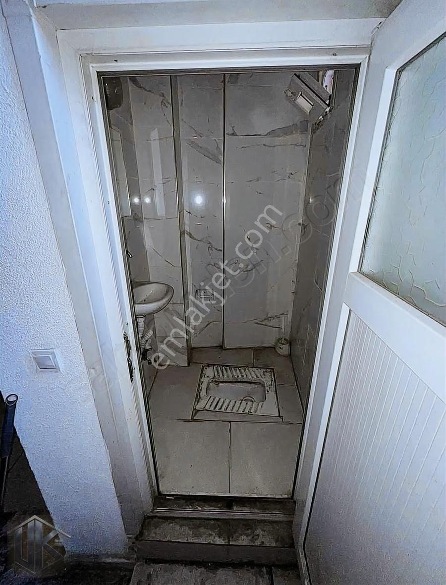 Uğur Gayrimenkul'den Cadde Üzeri Geniş Kiralık Dükkan - Görsel 4