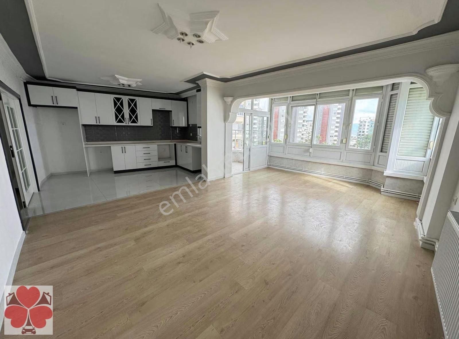 Yonca'dan Davultepe'de Denize 300m Site İçerisinde Satılık 2+1