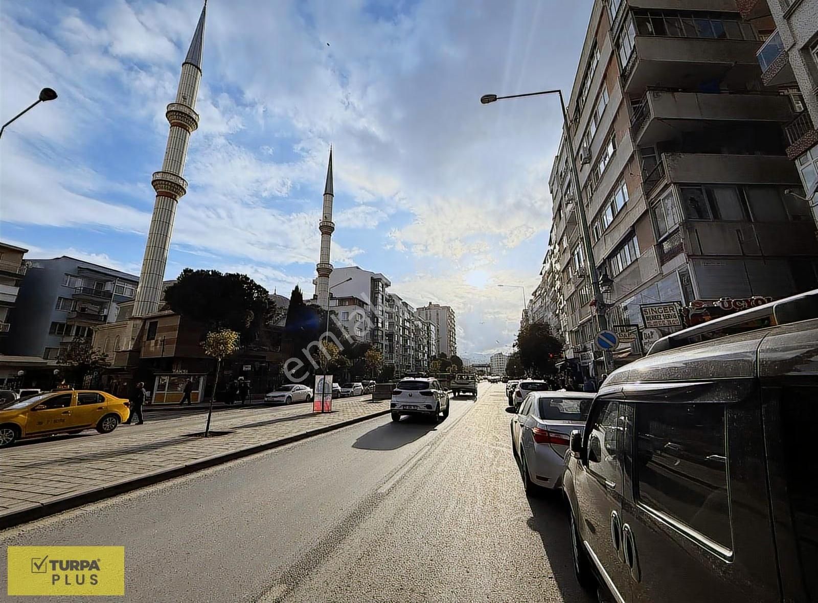 İnönü Caddesi Üzeri Asansörlü Satılık Eşyalı 3+1 Arakat Daire - Görsel 19