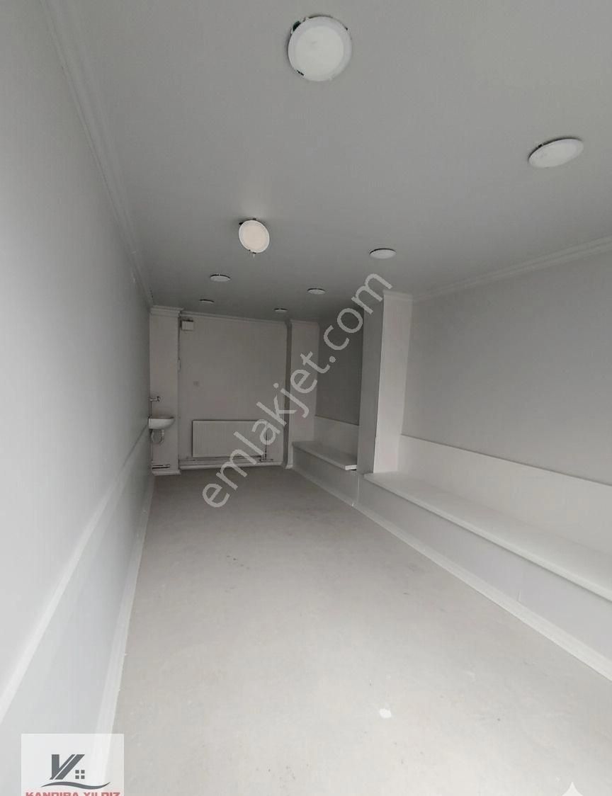 Üsküdar Cumhuriyette Kiralık: Stratejik Konumlu 15 M² Ofis !