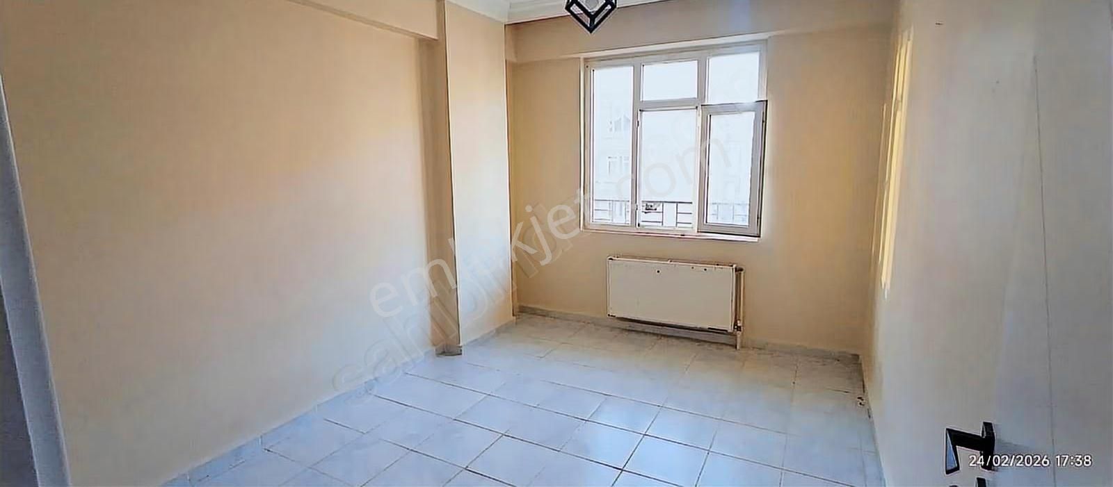 Karen'den Ceylan Avm Arkası Cami Yanı Satılk 3+1 Daire 3.000 Tl - Görsel 2