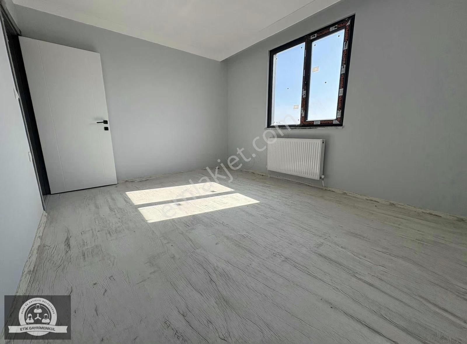 Sultanbeyli Ahmet Yesevide 4+1 Manzaralı Çatı Dubleks Daire - Görsel 10