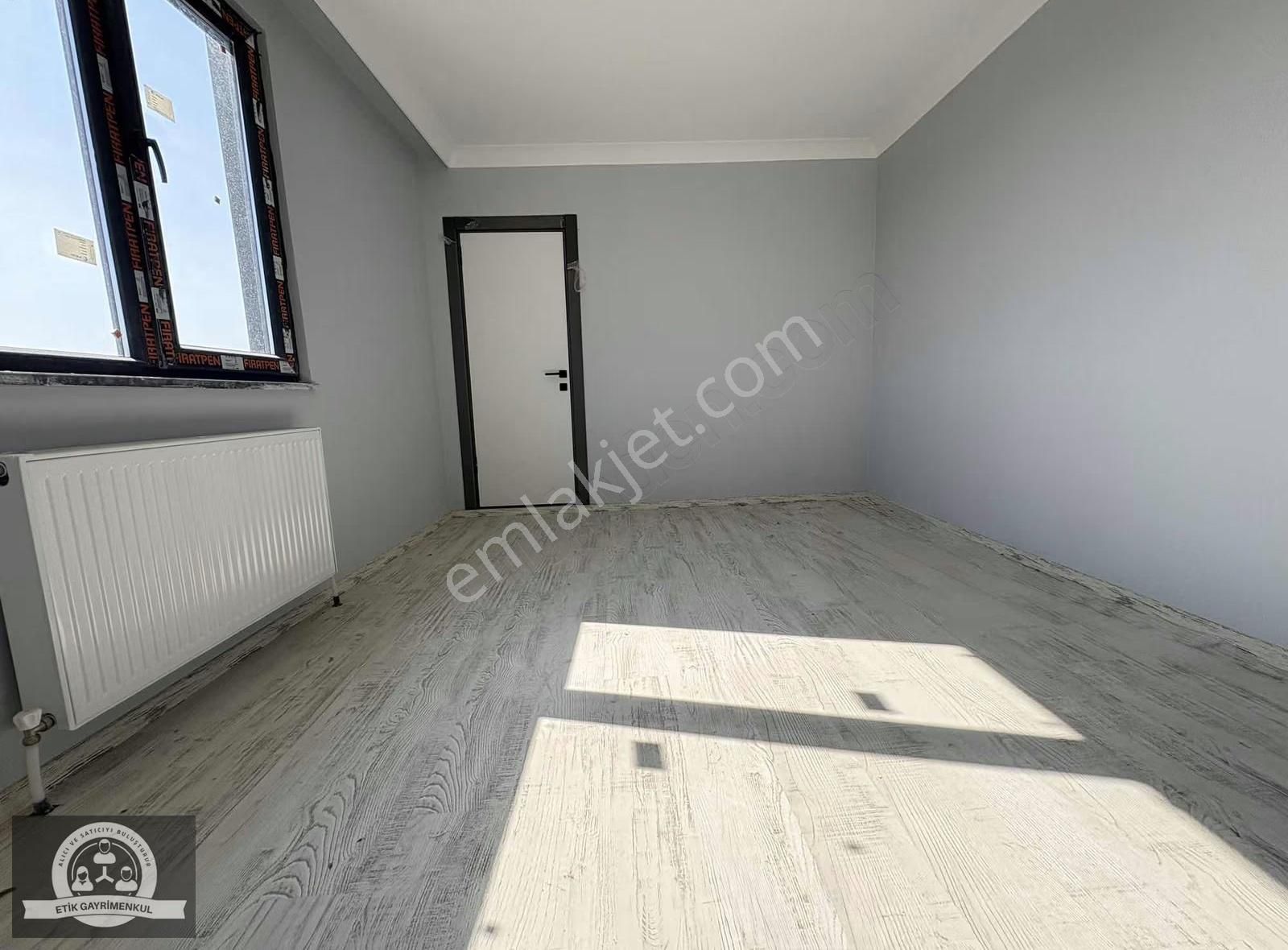 Sultanbeyli Ahmet Yesevide 4+1 Manzaralı Çatı Dubleks Daire - Görsel 22