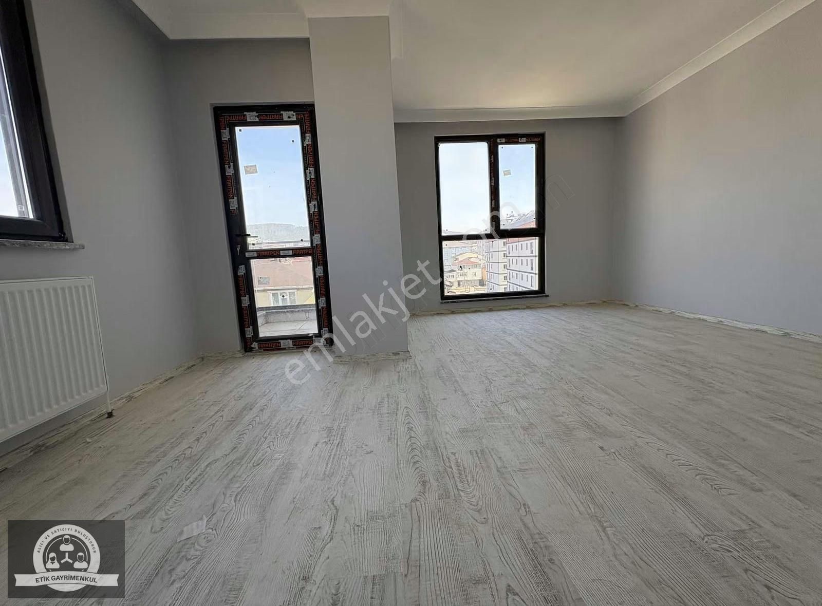 Sultanbeyli Ahmet Yesevide 4+1 Manzaralı Çatı Dubleks Daire - Görsel 16