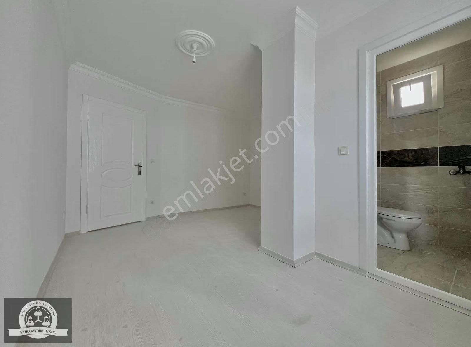 Çekmeköy Sultançiftliği Merkezde 2+1 İskanlı Arakat Daire - Görsel 32