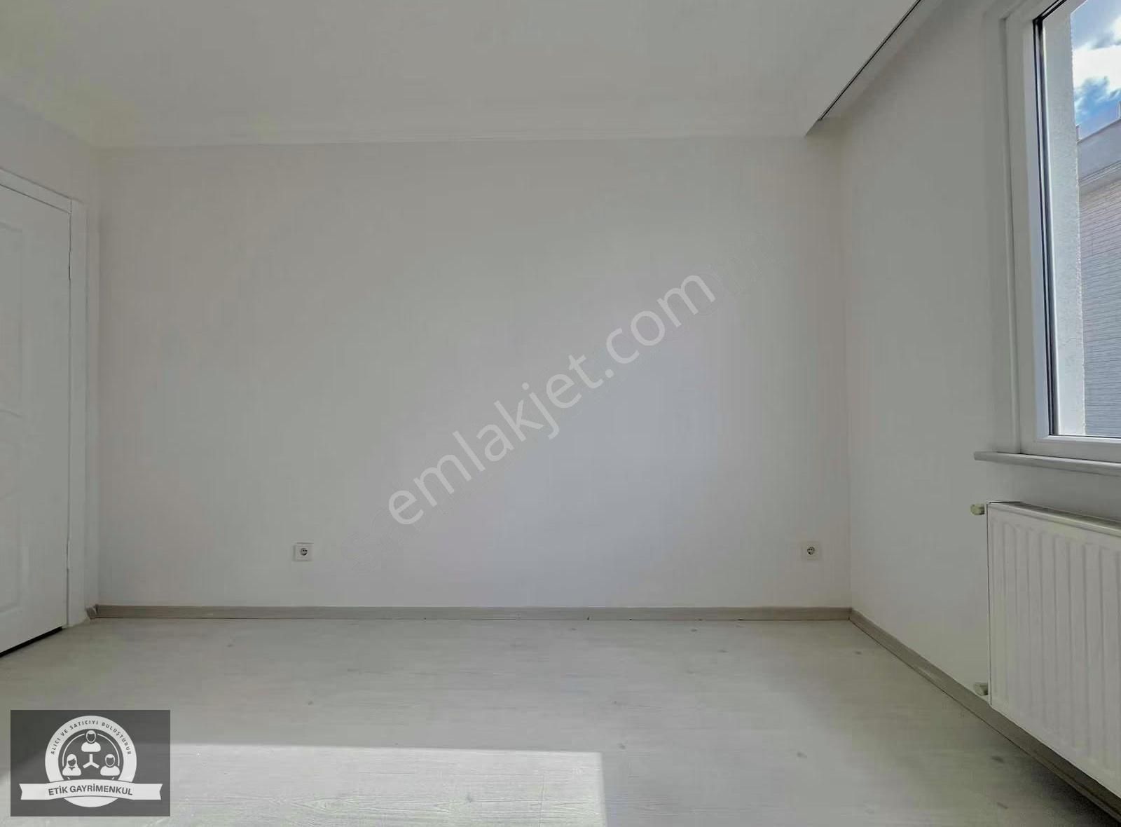 Çekmeköy Sultançiftliği Merkezde 2+1 İskanlı Arakat Daire - Görsel 5