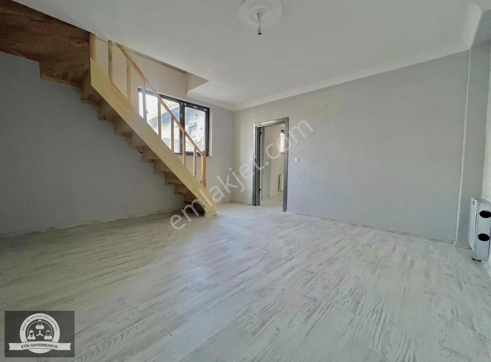 Sultanbeyli Ahmet Yesevide 2+1 Ters Dubleks Daire - Görsel 15